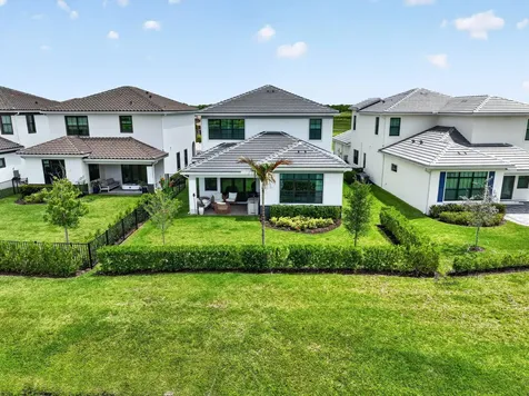 329 SE Fascino Circle Port St Lucie FL 34984