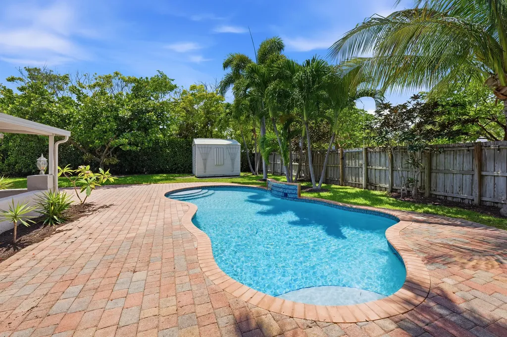 2811 NE 16th Street Pompano Beach FL 33062