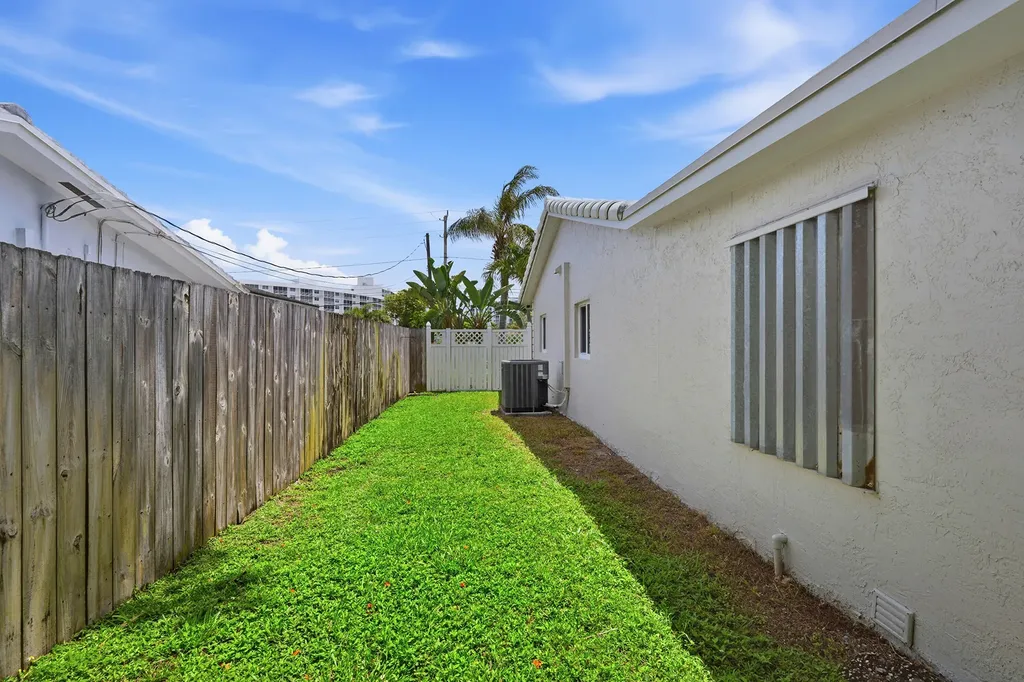 2811 NE 16th Street Pompano Beach FL 33062