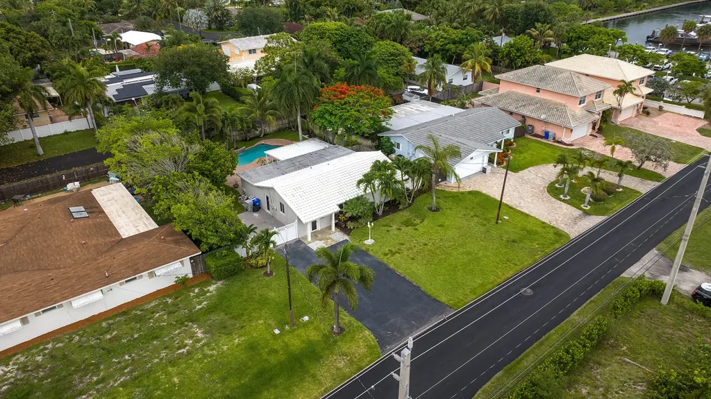 2811 NE 16th Street Pompano Beach FL 33062