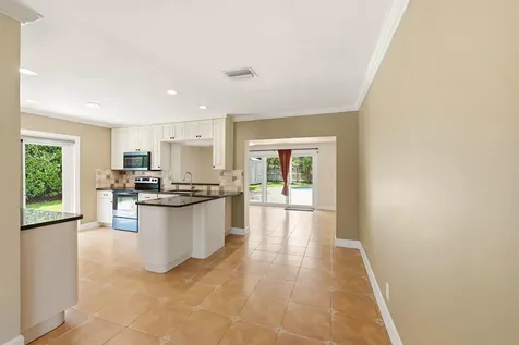 2811 NE 16th Street Pompano Beach FL 33062