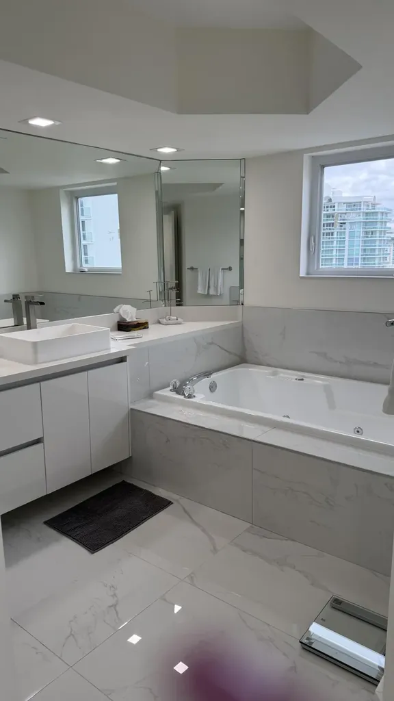 16425 Collins Avenue Sunny Isles Beach FL 33160