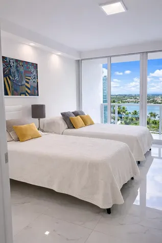 16425 Collins Avenue Sunny Isles Beach FL 33160