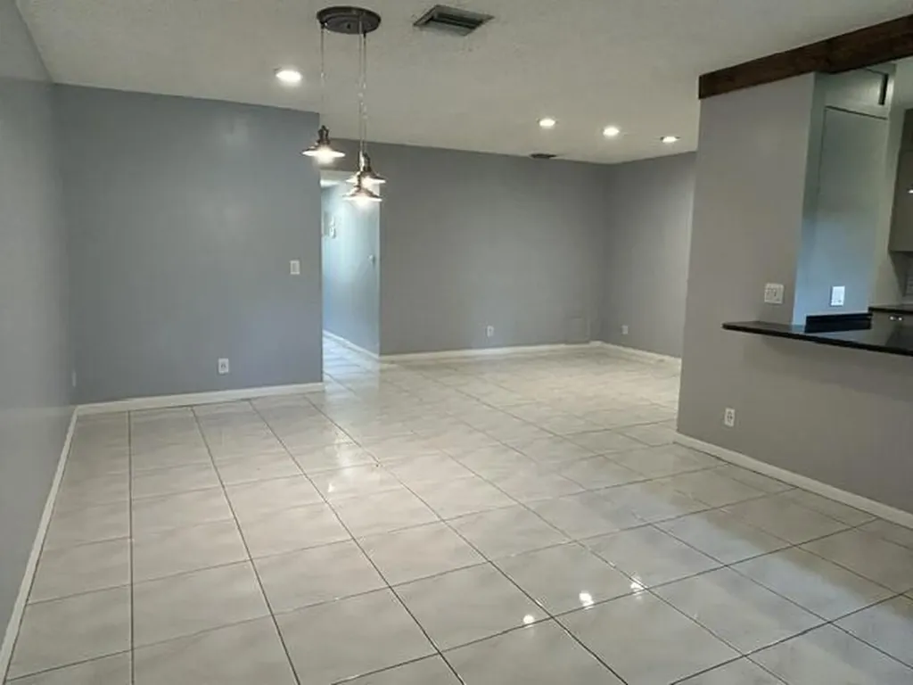 5270 Nesting Way Delray Beach FL 33484