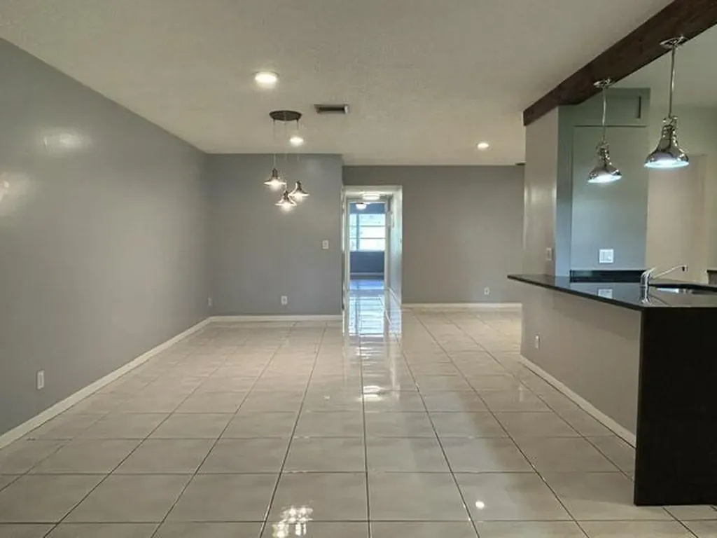 5270 Nesting Way Delray Beach FL 33484