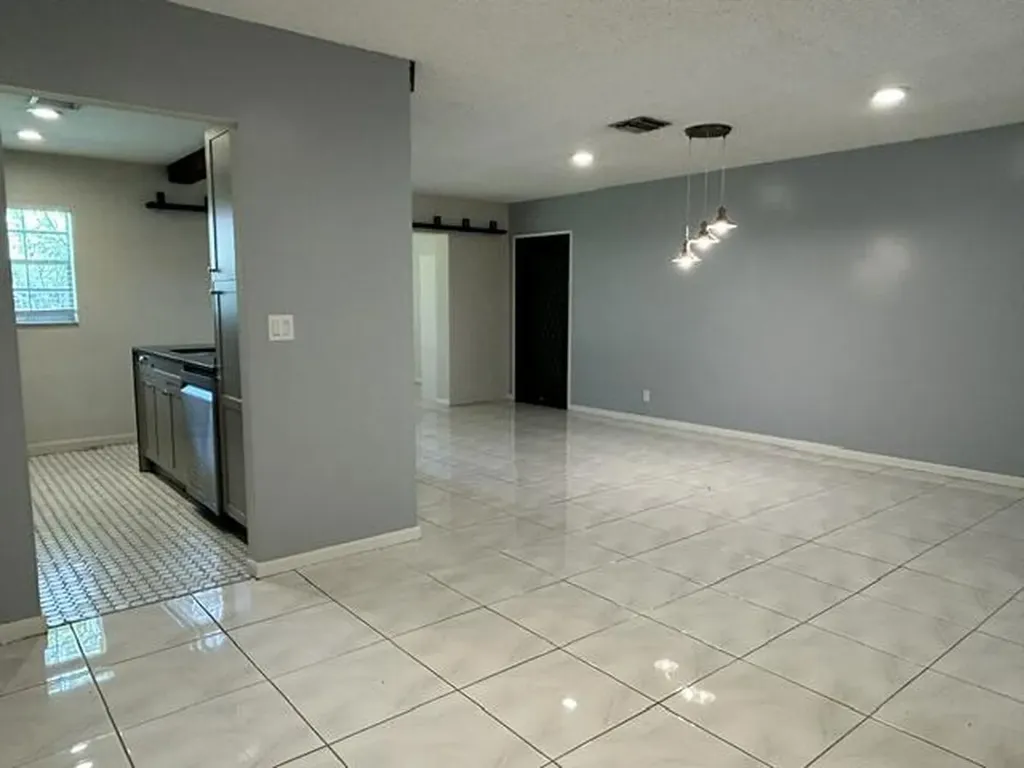 5270 Nesting Way Delray Beach FL 33484