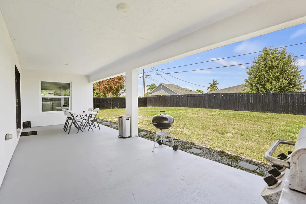 1049 SW Paar Drive Port St Lucie FL 34953