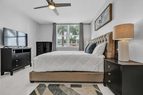 802 W Windward Way Lantana FL 33462