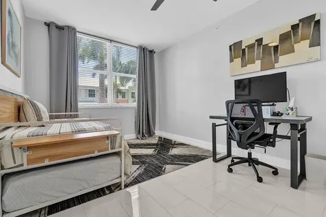 802 W Windward Way Lantana FL 33462