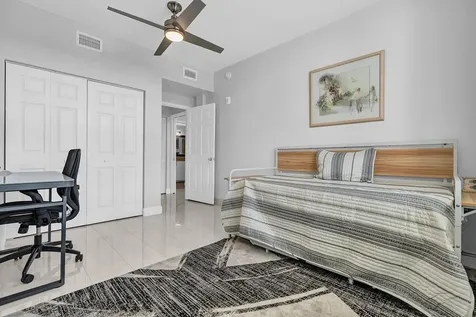 802 W Windward Way Lantana FL 33462