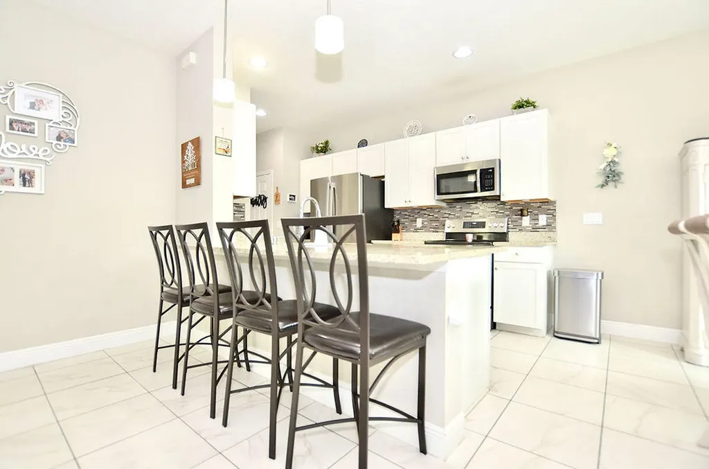 1945 NW Cataluna Circle Port St Lucie FL 34986
