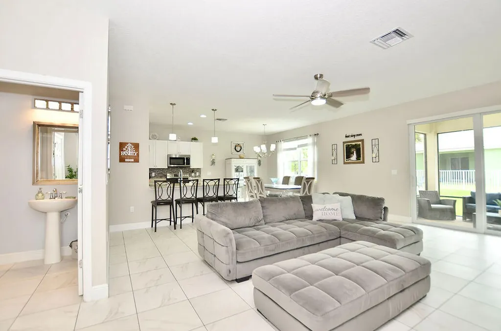 1945 NW Cataluna Circle Port St Lucie FL 34986