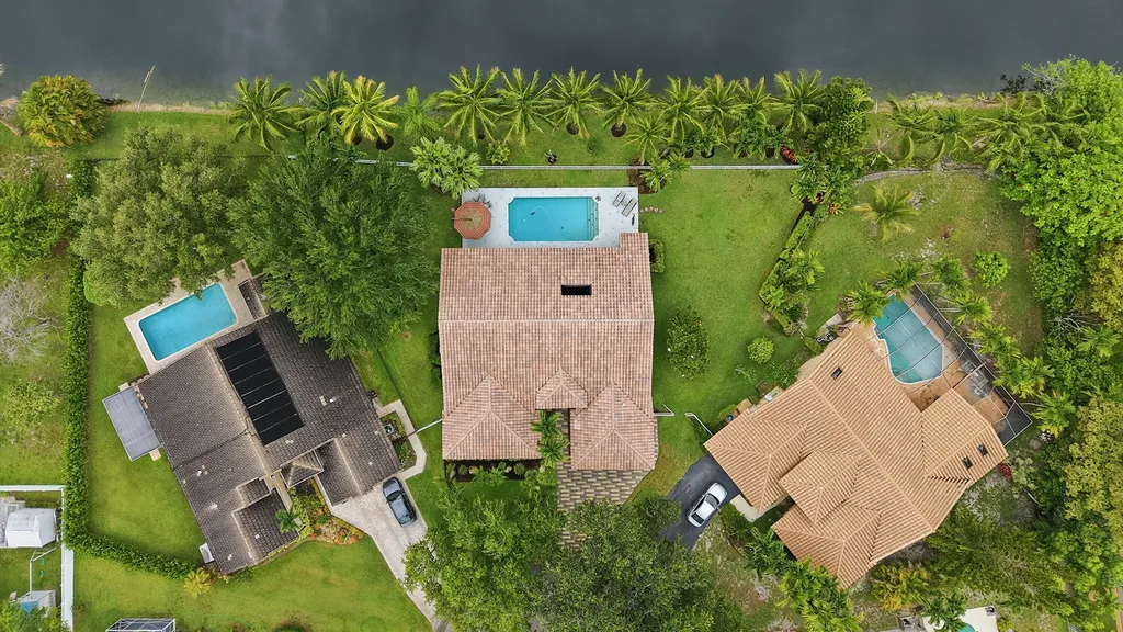 4704 NW 99th Lane Coral Springs FL 33076