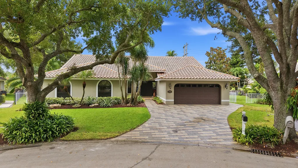 4704 NW 99th Lane Coral Springs FL 33076