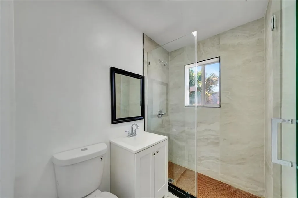 323 Elm Street Hollywood FL 33019