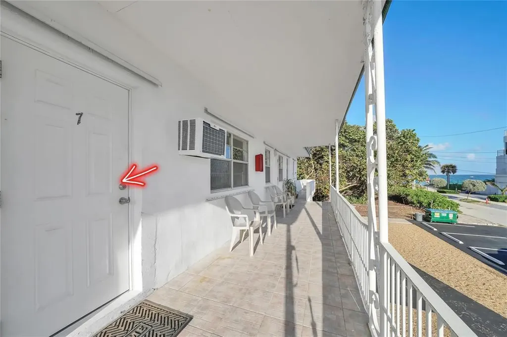 323 Elm Street Hollywood FL 33019