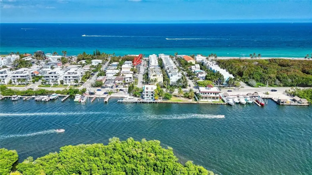 323 Elm Street Hollywood FL 33019