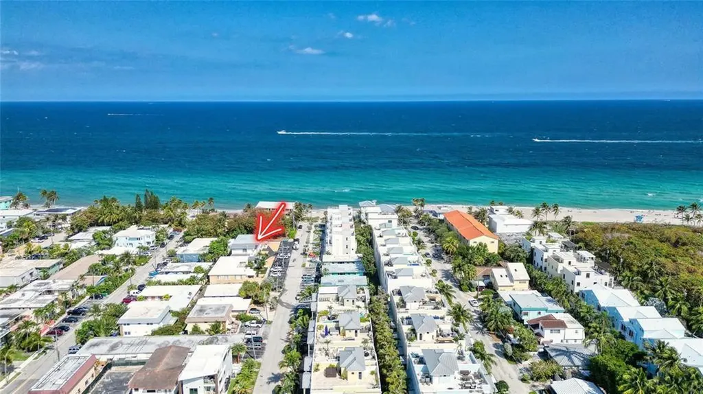323 Elm Street Hollywood FL 33019