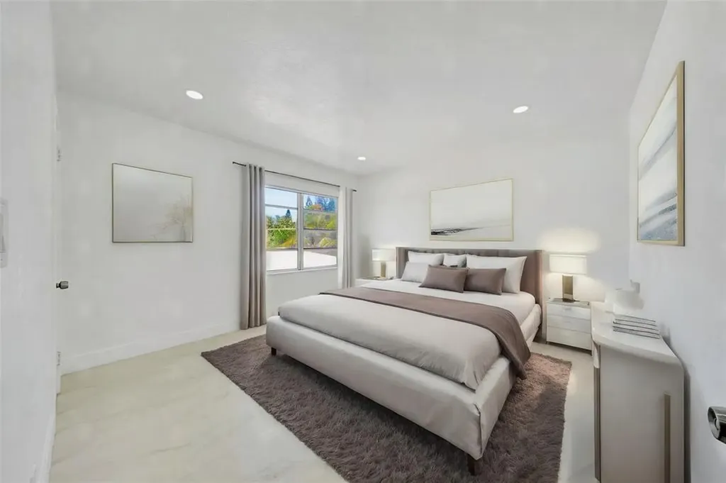 323 Elm Street Hollywood FL 33019