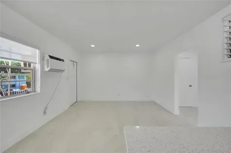 323 Elm Street Hollywood FL 33019