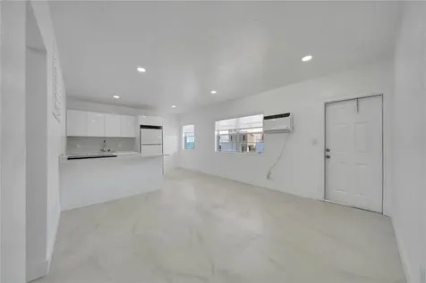 323 Elm Street Hollywood FL 33019