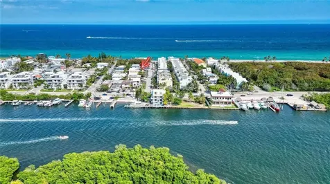 323 Elm Street Hollywood FL 33019