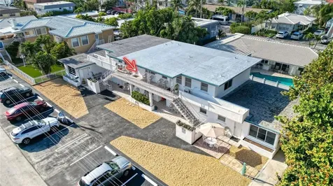 323 Elm Street Hollywood FL 33019