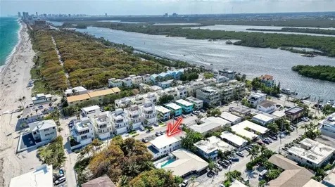 323 Elm Street Hollywood FL 33019