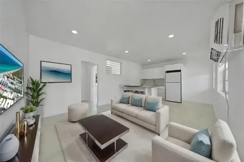 323 Elm Street Hollywood FL 33019