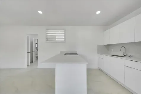 323 Elm Street Hollywood FL 33019