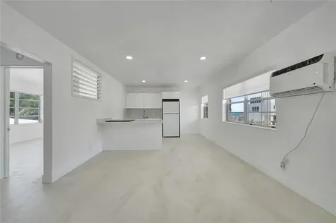 323 Elm Street Hollywood FL 33019