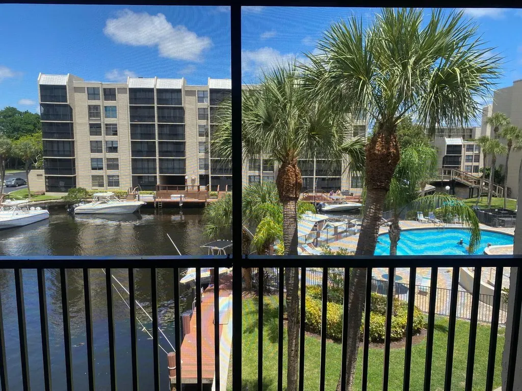 11 Royal Palm Way Boca Raton FL 33432