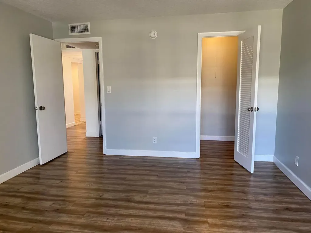 11 Royal Palm Way Boca Raton FL 33432