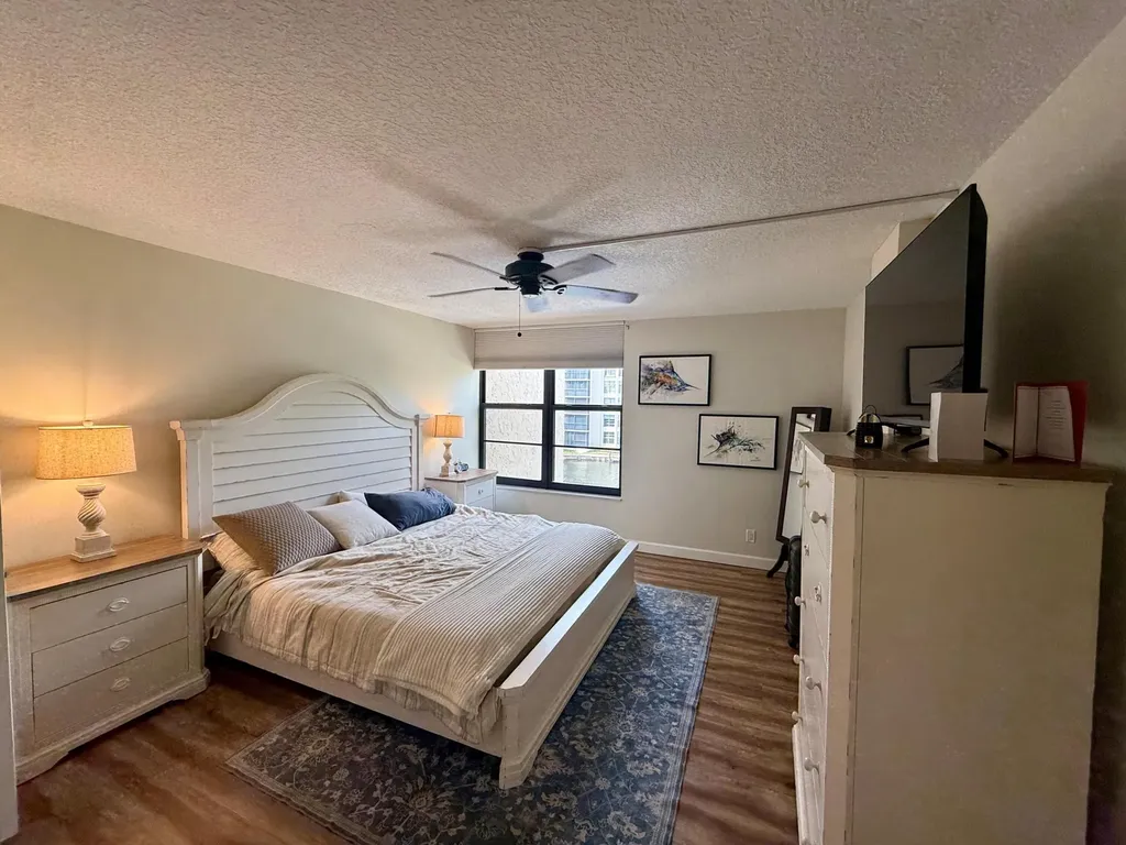 11 Royal Palm Way Boca Raton FL 33432