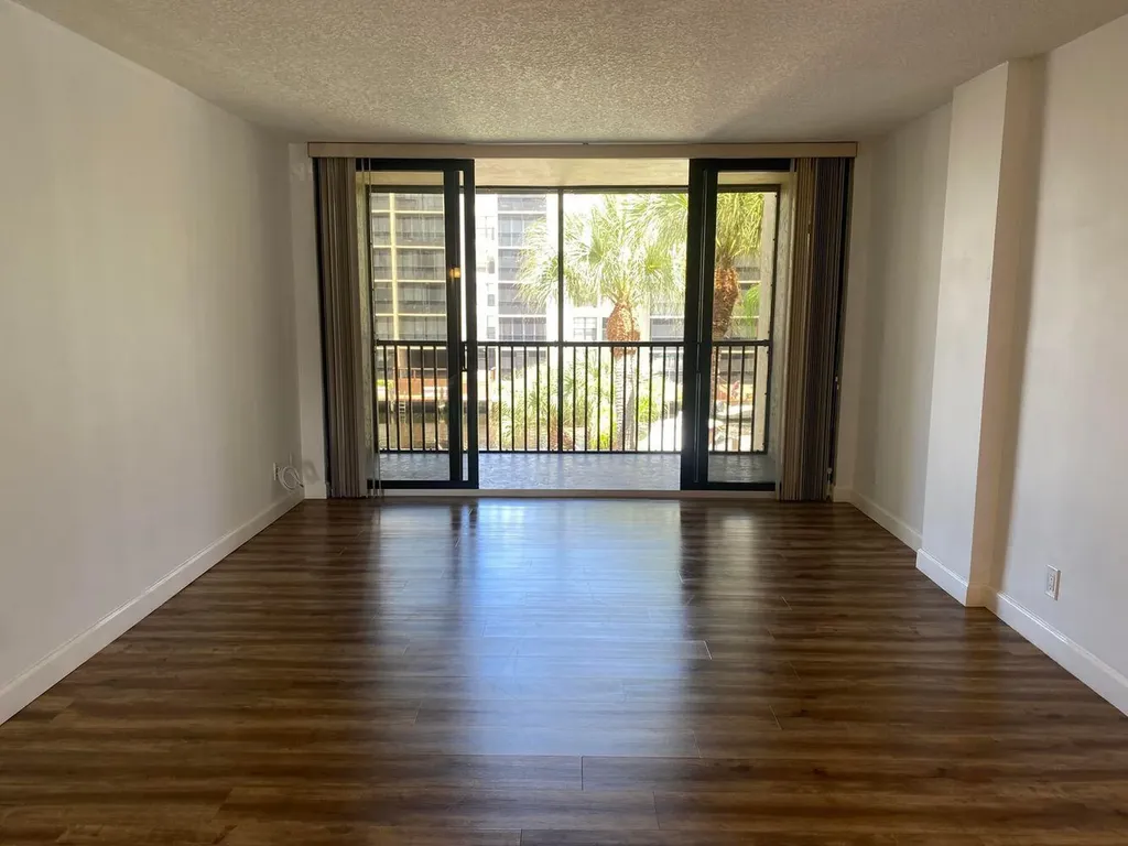 11 Royal Palm Way Boca Raton FL 33432