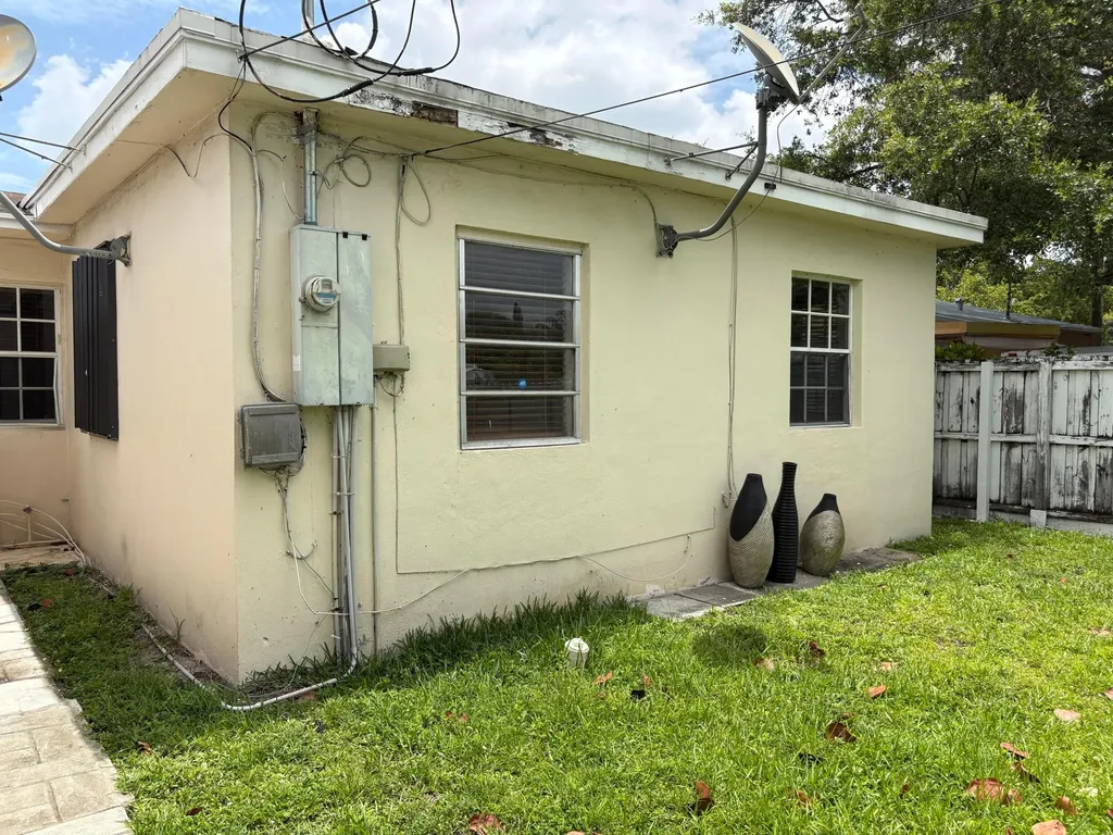 706 Glenn Parkway Hollywood FL 33021