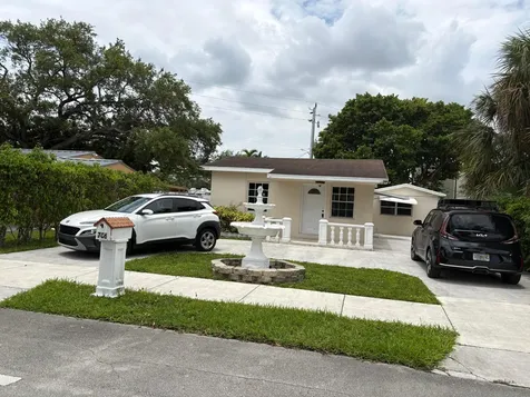 706 Glenn Parkway Hollywood FL 33021