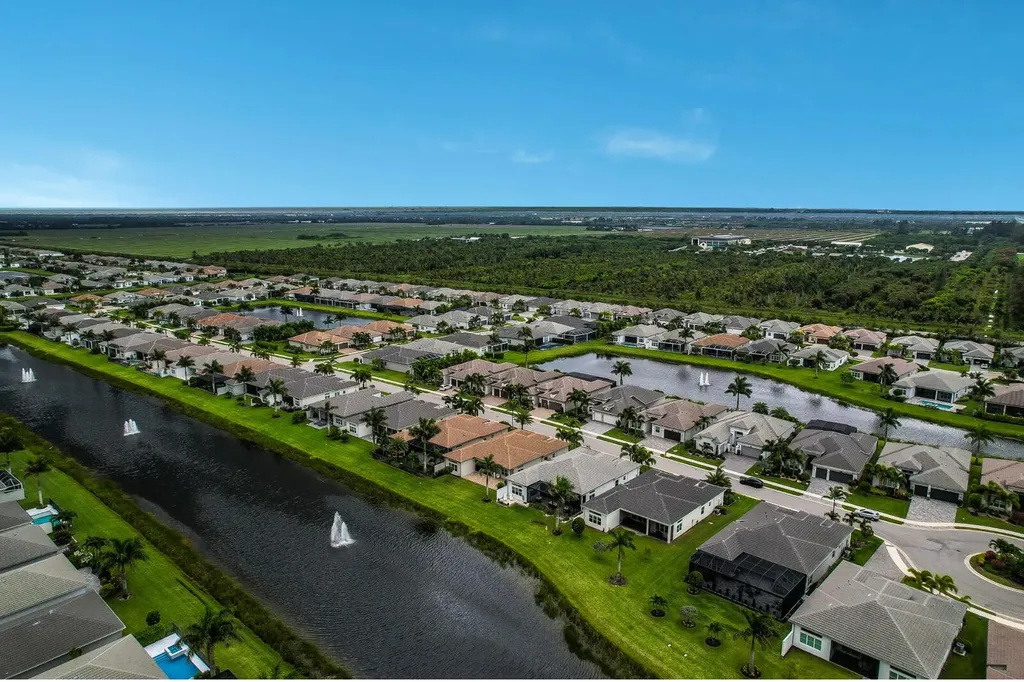9939 Great Barrier Trail Boynton Beach FL 33473