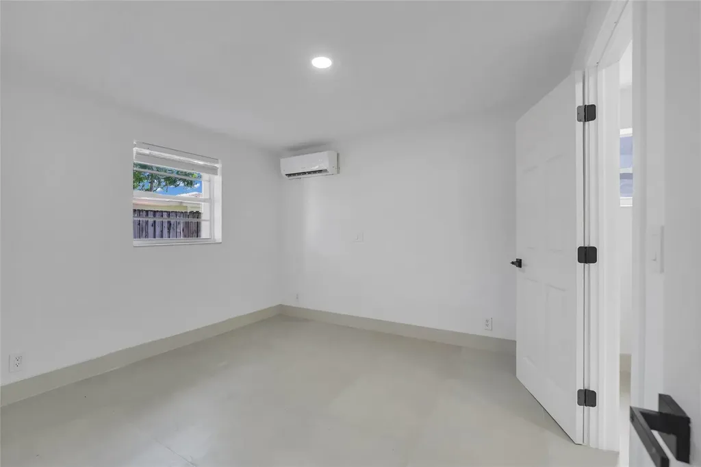 812 NE 4th Avenue Pompano Beach FL 33060