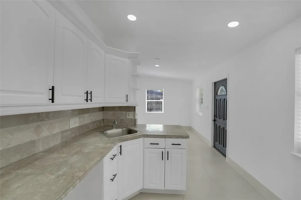 812 NE 4th Avenue Pompano Beach FL 33060