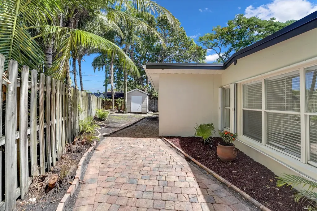 812 NE 4th Avenue Pompano Beach FL 33060