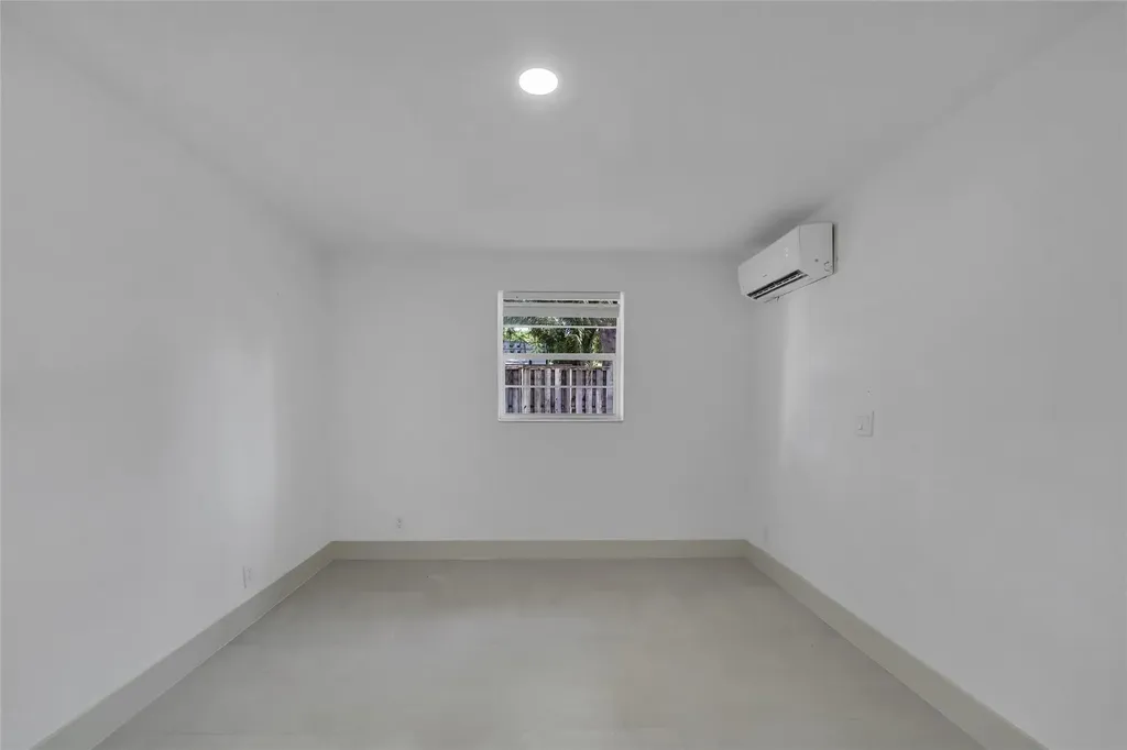 812 NE 4th Avenue Pompano Beach FL 33060