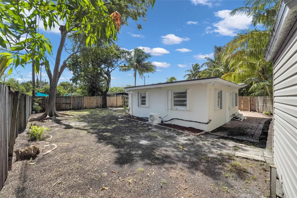 812 NE 4th Avenue Pompano Beach FL 33060