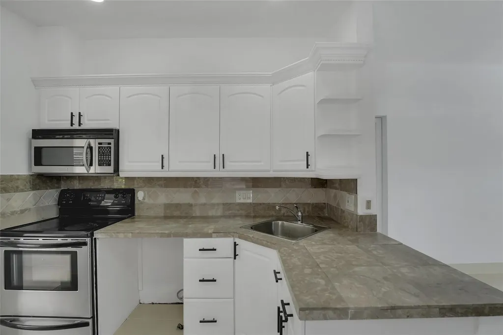 812 NE 4th Avenue Pompano Beach FL 33060