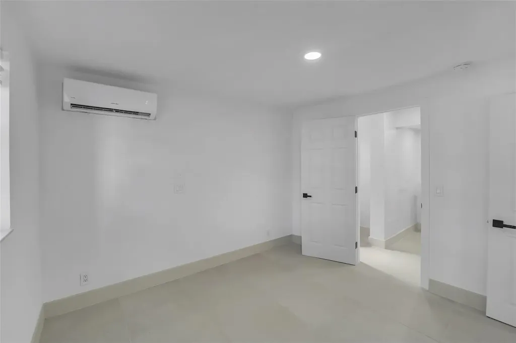 812 NE 4th Avenue Pompano Beach FL 33060