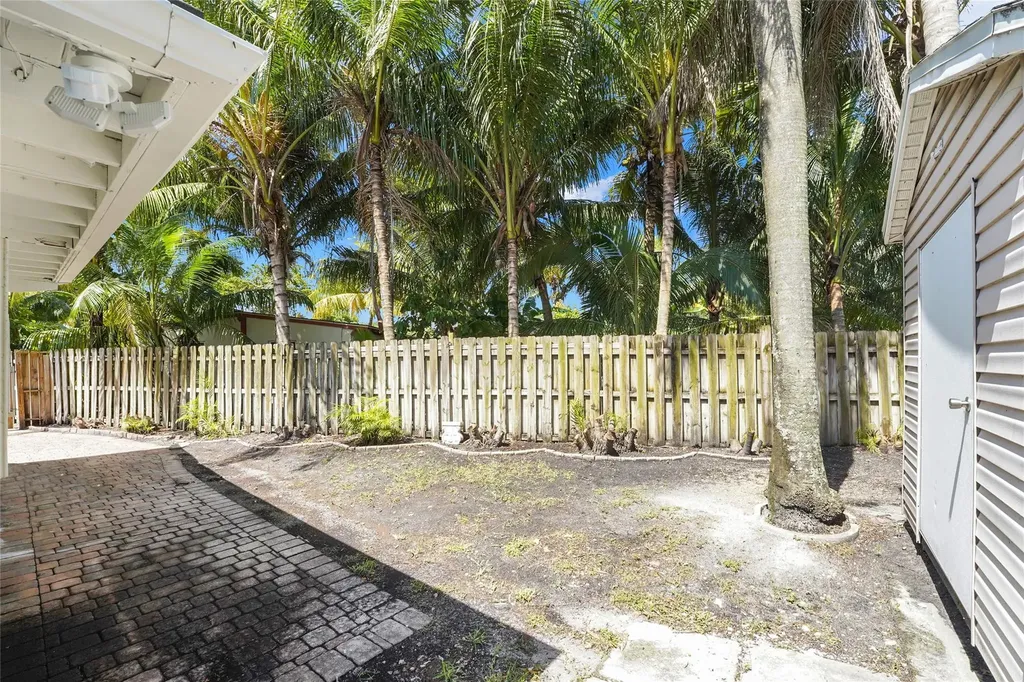 812 NE 4th Avenue Pompano Beach FL 33060