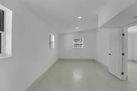 812 NE 4th Avenue Pompano Beach FL 33060