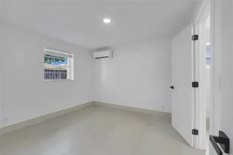 812 NE 4th Avenue Pompano Beach FL 33060