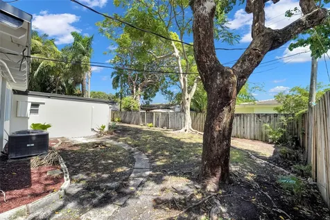 812 NE 4th Avenue Pompano Beach FL 33060
