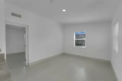 812 NE 4th Avenue Pompano Beach FL 33060